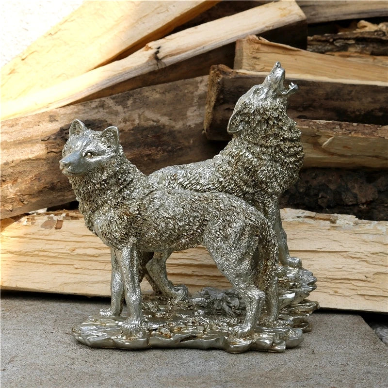 Mountain Wolf Figurine Resin Timber Wolf Couple Miniature Wild Animal Totem Decor Tabletop Ornament Art Collection Handicraft