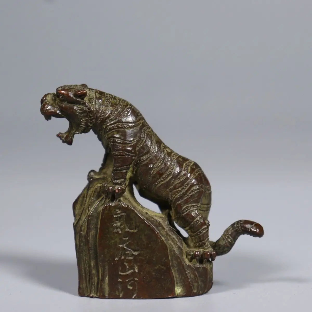 Antique Bronze Collection, Tiger Ornaments, Small Tea Pet, Tiger Roaring on the Mountain and River, Study Desk Decoration