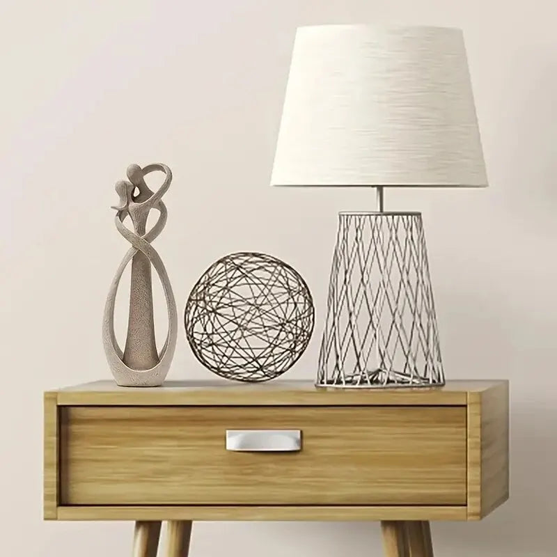 Kissing Couple Statue Abstract Sculpture Resin Statue Home Decor Modern Home Office Desktop Shelf Bookshelf Decoration