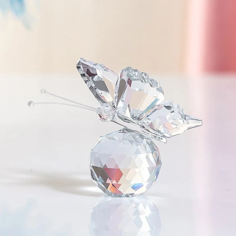 Crystal Cut Butterfly Ornament Decoration for Office Table Home Bedroom Crystal Ball Figurine Desk Table Window Ornaments Gifts
