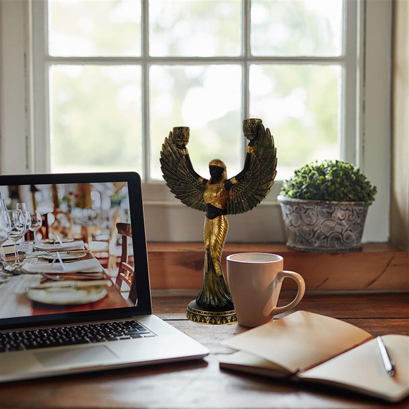 Egyptiläinen haltija patsasjumalatar Isis hahmoveistos kynttilänjalkapidit hartsi sisustus metalli kodin siivekäs teema pylväs muinainen