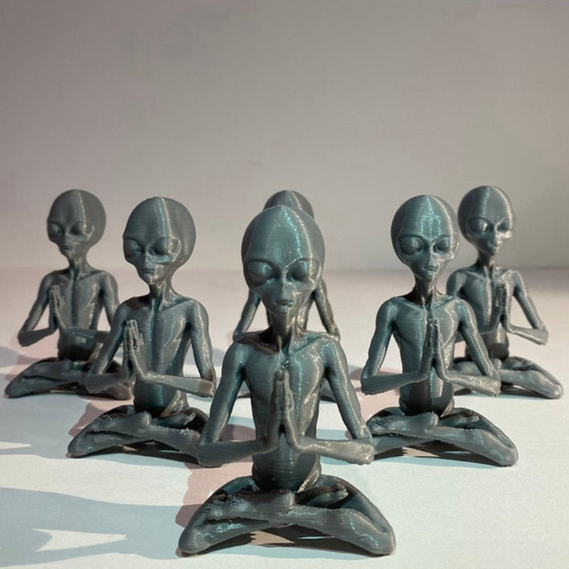 Mini Meditation Alien Statue Resin Ornament Alien Garden Home Office Yard Art Decor For Indoor Outdoor