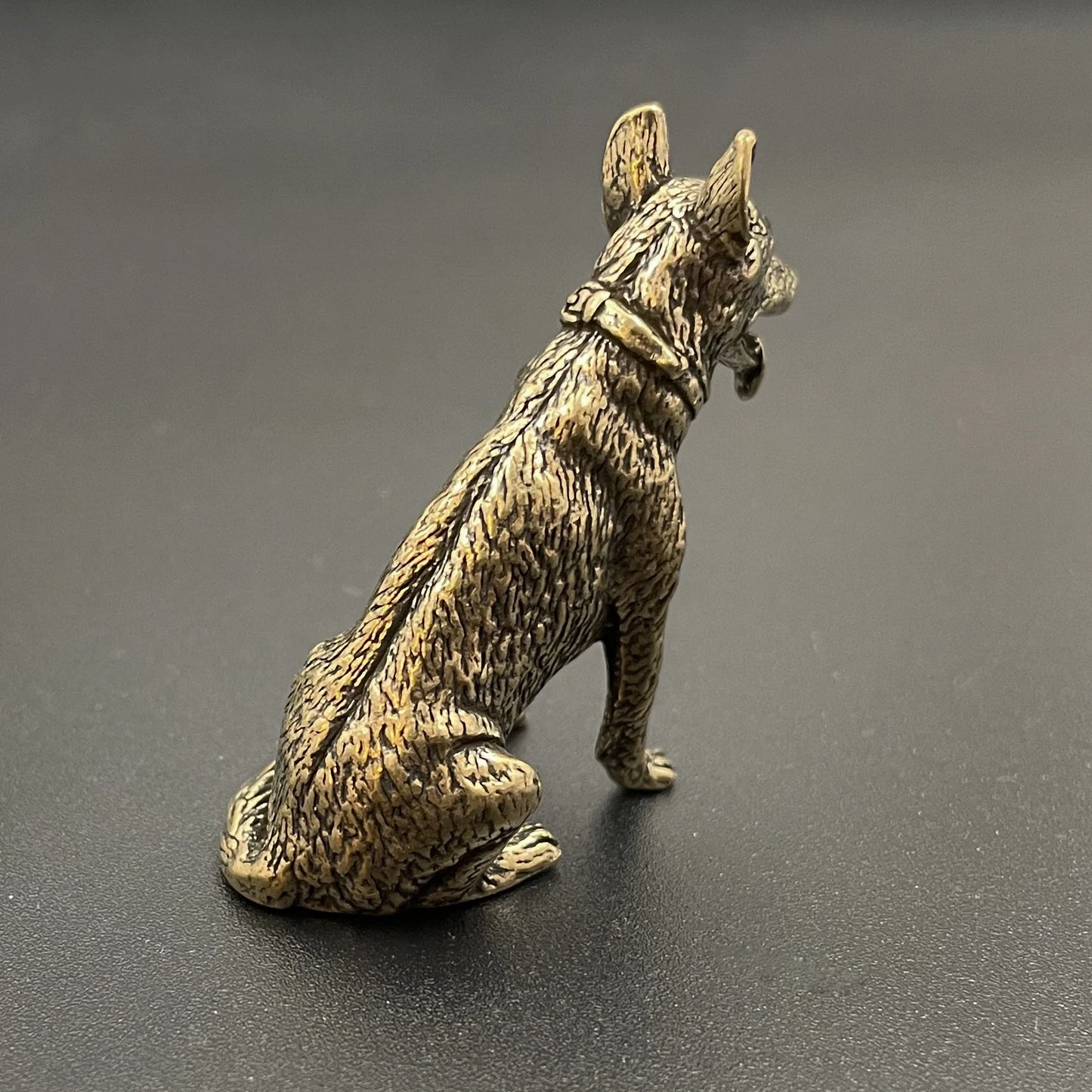 Laiton porte-bonheur chien décoration de la maison petits ornements petit chiot Bronze chinois bureau petites Figurines cuivre loup thé animaux de compagnie