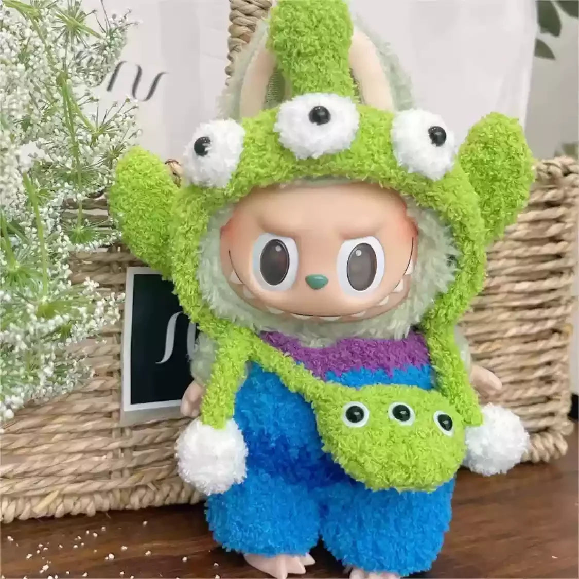 New In Stock V1 V2 Lafufu Clothes Handmade Art Weaving Toys Anime Cute Lafufu Surrounding Toys Gifts Decoration Pendant  Set