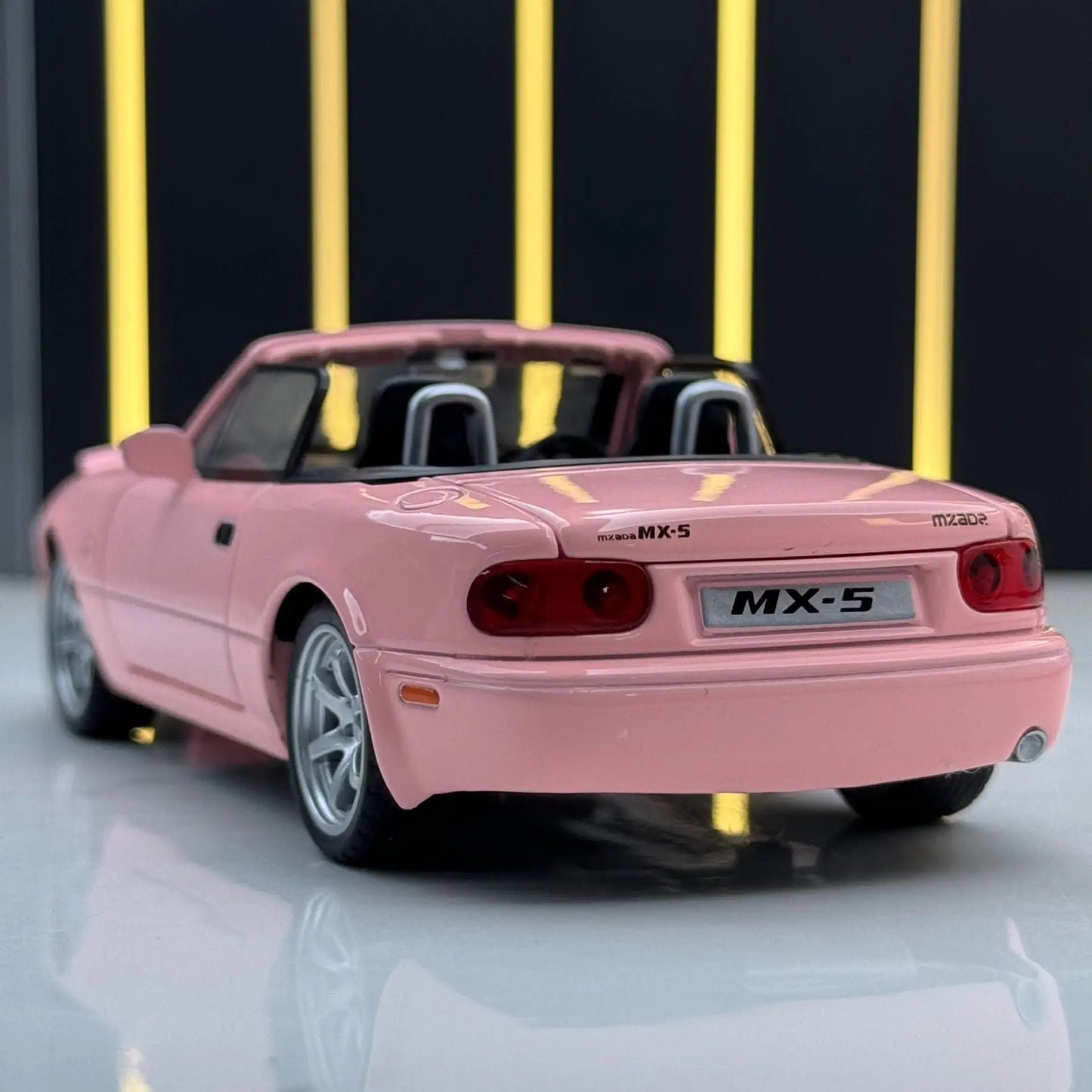 1/32 Scale MX5 Alloy Model High Simulation with Tongue Sport Car Wheels Can Be Turned Diecast Vehicle Toy for Adult Gifts