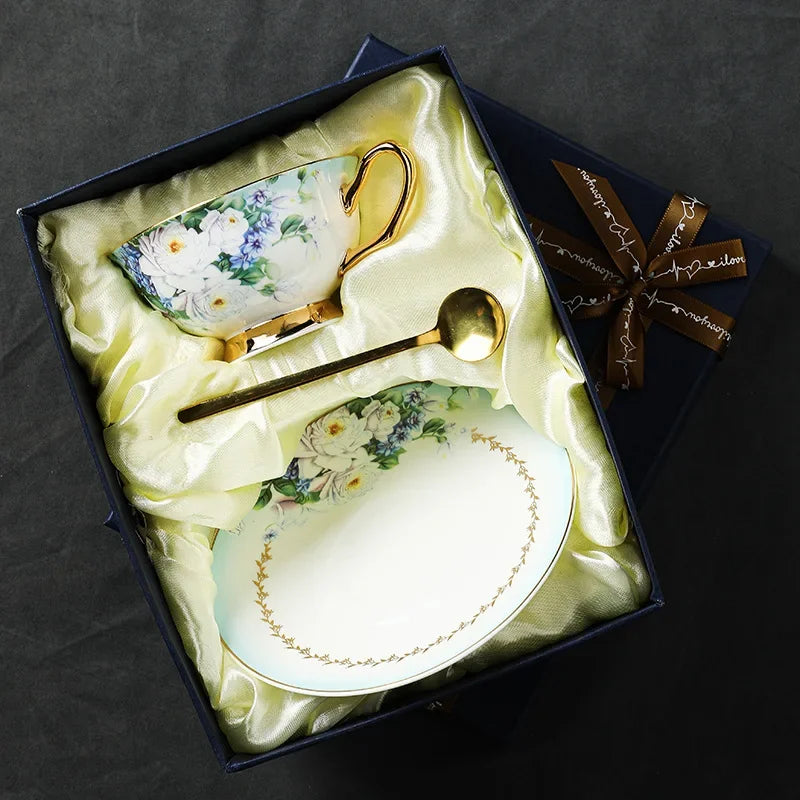 European Royal Palace Bone China Coffee Mug Luxury Porcelain Tea Set Ceramic Tea Cups with Saucer Spoon Drinkware Coffeeware