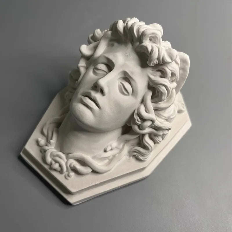 Medusa's Artistic Plaster Figurine Ornaments Decorative Museum Souvenir Home Livingroom Sculpture Crafts Desktop Statue Decor