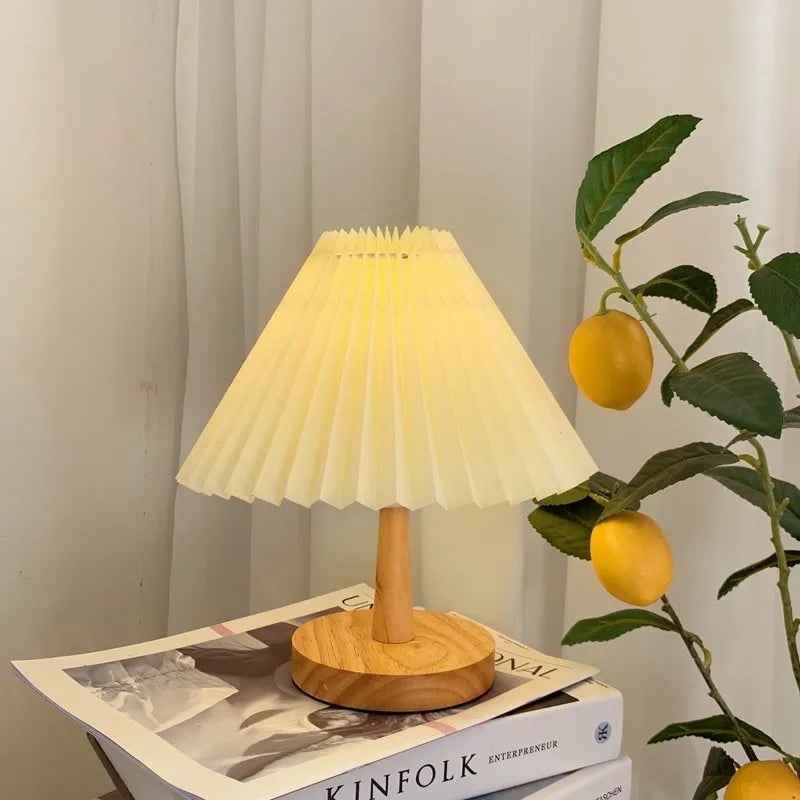 Fabric Lampshade Bedside Lamp with Usb Port Modern Hotel Bedroom Rechargeable Nordic Minimalist Linen Solid Wood Table Lamp