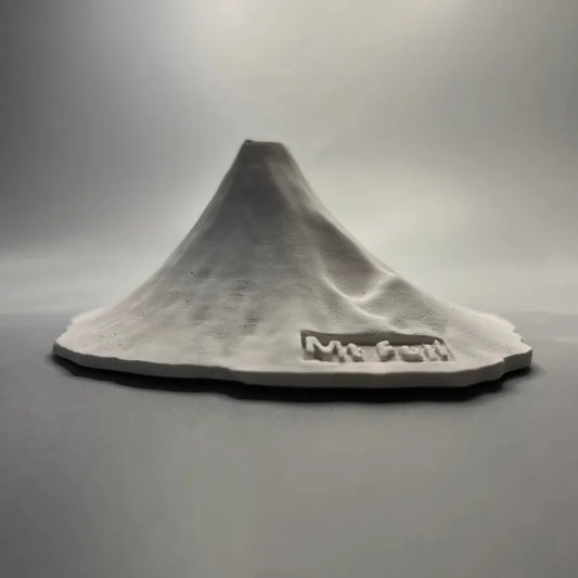 Japanese-Style Minimalist Modern Sculpture of Mount Fuji Creative Desktop Art Miniature Ornaments Birthday Gifts Art Statue