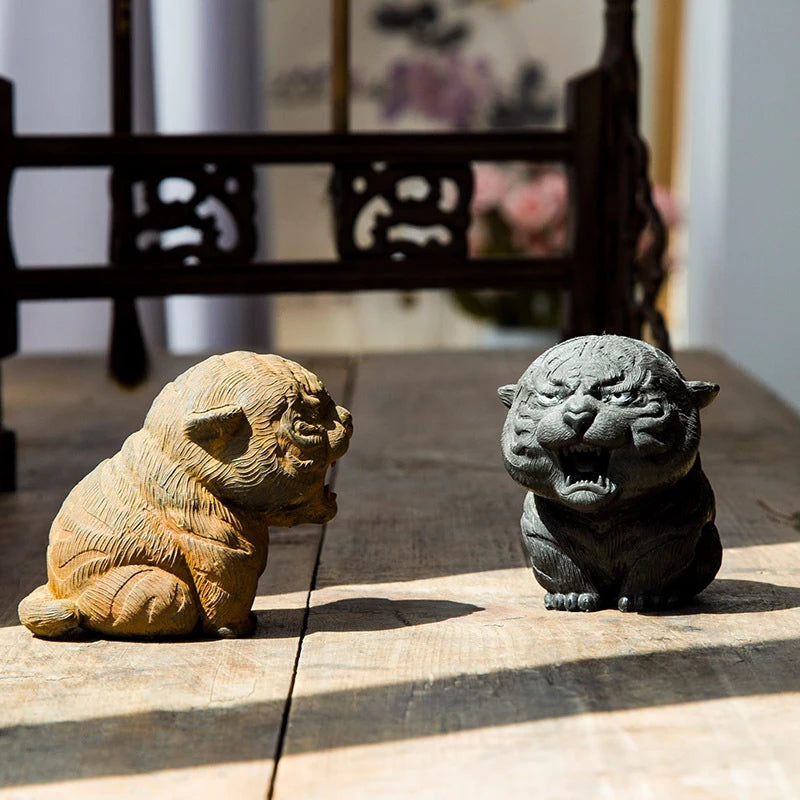 Creative Imitation Cast Iron Mini Tiger Ornaments Cute Animal Decoration Tea Pet Sculptures Art Figurine Home Desktop Decor