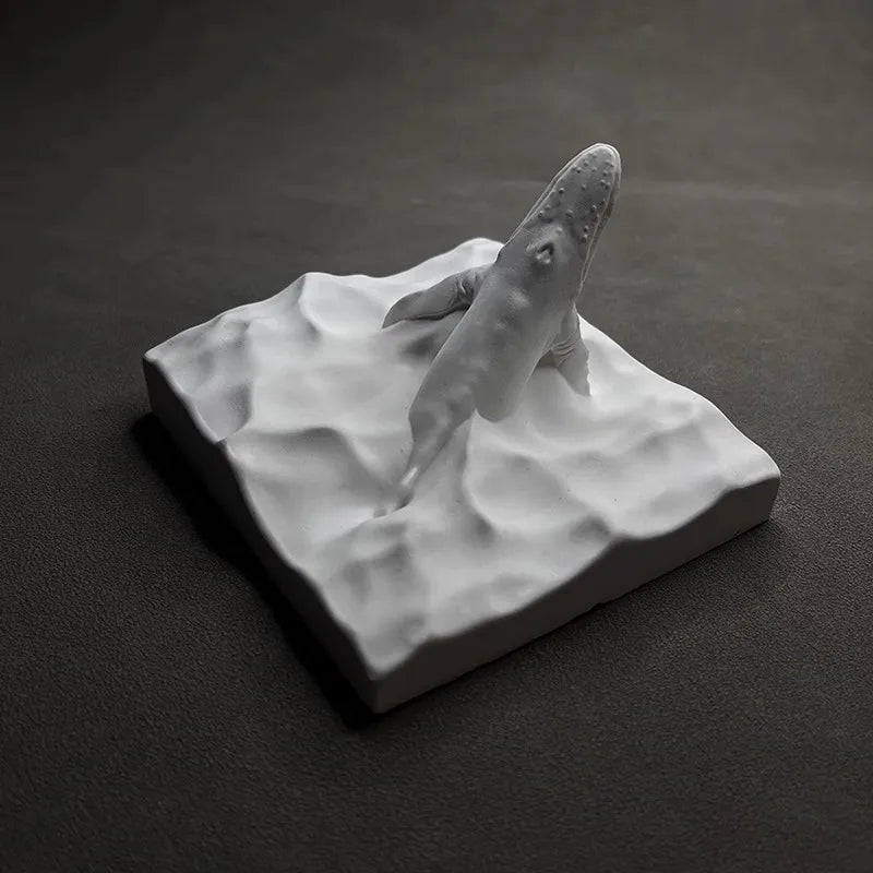 Whale Ornaments Desktop Bookshelf Decorative Art Plaster Sculpture Luxury Home Decor Modern Living Room Aesthetic Decoration