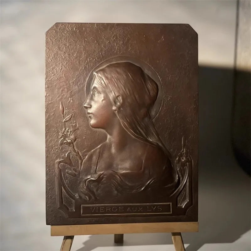 French Medieval Lily Maiden Relief Sculpture  Decor Statue for Living Room, Desk & Home Art Aesthetic Decor Luxurious Ornaments