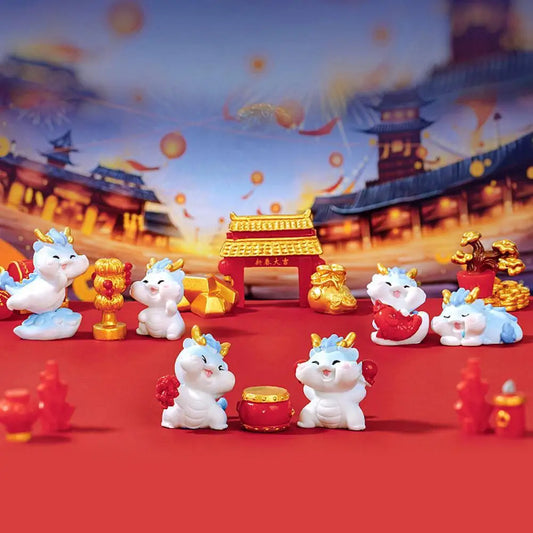 2024 chinesische Neujahrsgeschenke Figuren Miniatur Cartoon Drache Kawaii Ornamente für Auto Armaturenbrett Büro Tisch Schreibtisch