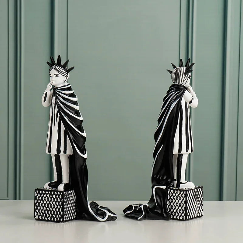 Creative Scandinavian Style Dazzling Spoof Statue of Liberty  Ornament Artwork Party Decoration Living Room Bedroom Gift  Decor