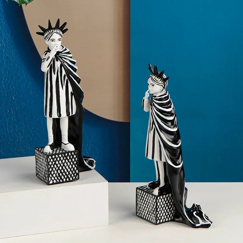 Creative Scandinavian Style Dazzling Spoof Statue of Liberty  Ornament Artwork Party Decoration Living Room Bedroom Gift  Decor