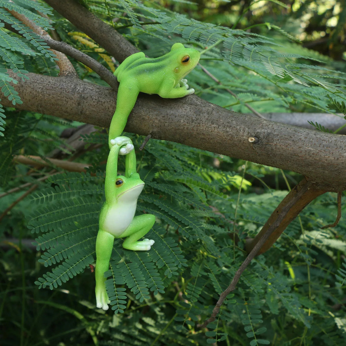 1set Adorable Couple Frog connected Statue - Whimsical Garden Decoration for Yard, Lawn, Porch, Balcony, Patio Outdoor Space - H