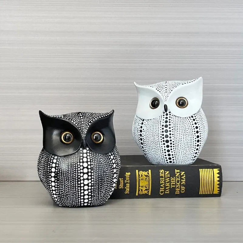 NORTHEUINS Nordic Resin Wise Owl Figurines Animal Statue Sculpture Crafts for Home Interior Decor Desktop Table Decoration Gifts