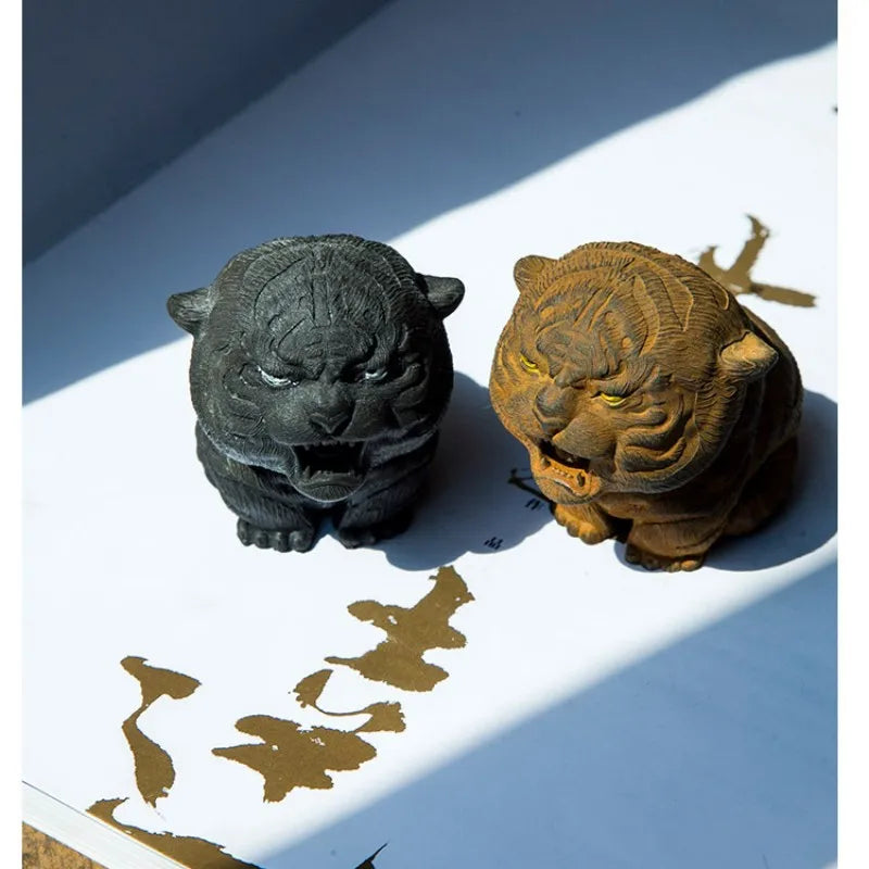 Creative Imitation Cast Iron Mini Tiger Ornaments Cute Animal Decoration Tea Pet Sculptures Art Figurine Home Desktop Decor