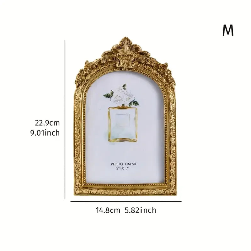 European Retro Gold Arched Carved Picture Frame Elegant Room Decoration Gold Wall Mounted Picture Frame Desktop Decoration