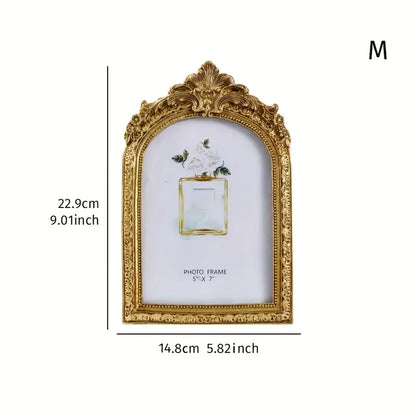 European Retro Gold Arched Carved Picture Frame Elegant Room Decoration Gold Wall Mounted Picture Frame Desktop Decoration