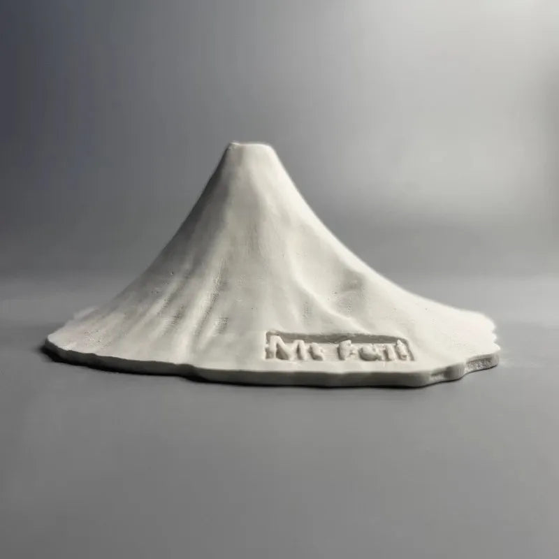 Japanese-Style Minimalist Modern Sculpture of Mount Fuji Creative Desktop Art Miniature Ornaments Birthday Gifts Art Statue