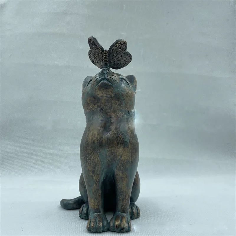 Curious Cat with Butterfly Ornaments Resin Animal Figurines for Countyard Retro Home Decor Outdoor Fairy Garden Antique Imitatio