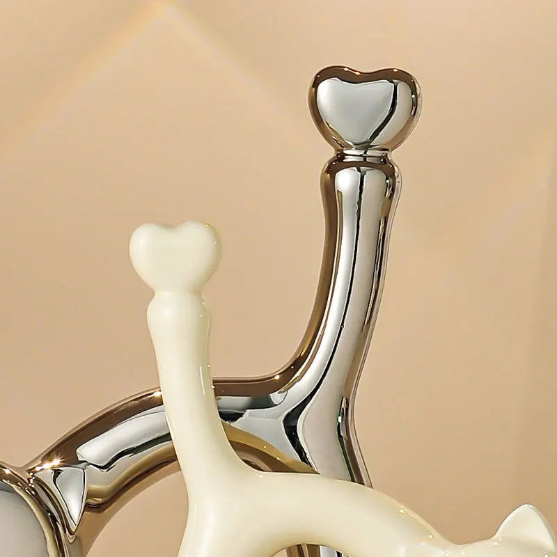 Creative Heart-Shaped Cat Ornaments, Living Room,TV Cabinet,Home, Bedroom,Desktop Decorations, Ceramic Art Cat Statue, Gift, New