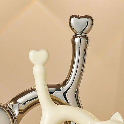 Creative Heart-Shaped Cat Ornaments, Living Room,TV Cabinet,Home, Bedroom,Desktop Decorations, Ceramic Art Cat Statue, Gift, New