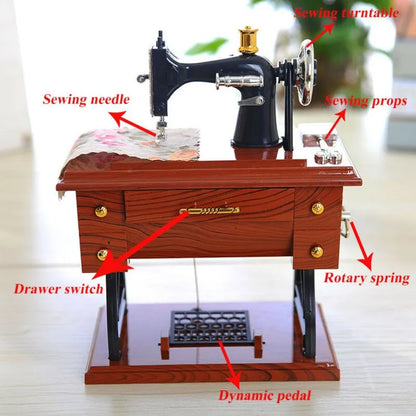 2021 neueste Vintage Musik Box Mini Nähmaschine Mechanische Weihnachten Geschenk Tisch Dekor Musical Spielzeug