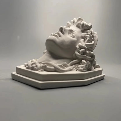 Medusa's Artistic Plaster Figurine Ornaments Decorative Museum Souvenir Home Livingroom Sculpture Crafts Desktop Statue Decor