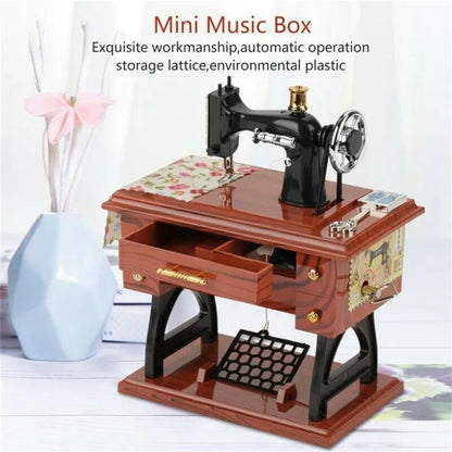 2021 neueste Vintage Musik Box Mini Nähmaschine Mechanische Weihnachten Geschenk Tisch Dekor Musical Spielzeug