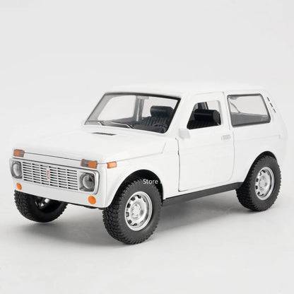 Big 1/18 Russia Lada Niva Model Car Toys Alloy Diecast Doors Can Opened SUV Models Rubber Tires Off-road Friend Birthday Gift