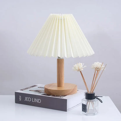 Fabric Lampshade Bedside Lamp with Usb Port Modern Hotel Bedroom Rechargeable Nordic Minimalist Linen Solid Wood Table Lamp