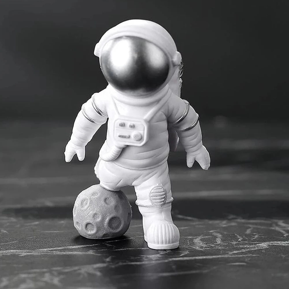 Resin Astronaut Figure Statue Figurine Spaceman Sculpture Educational Toy Desktop Home Decoration Astronaut Model For Kids Gift