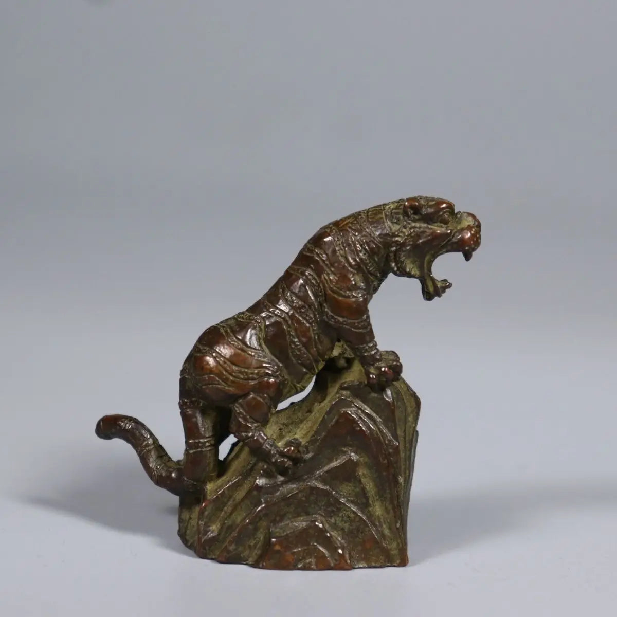 Antique Bronze Collection,  Tiger Ornaments, Small Tea Pet, Tiger Roaring on the Mountain and River, Study Desk Decoration