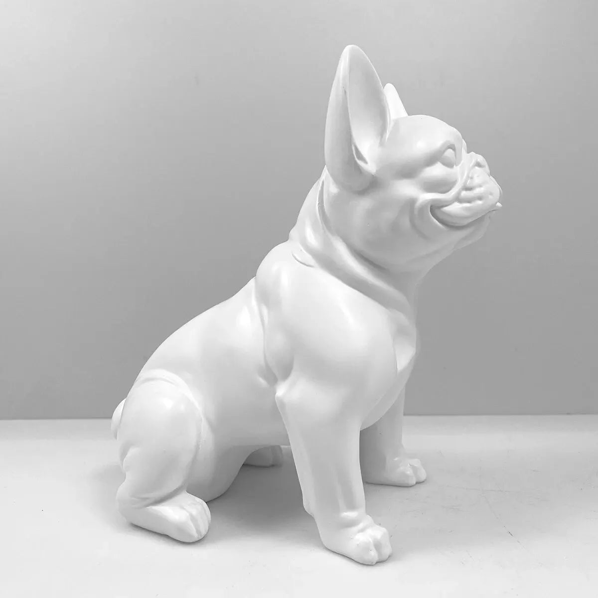 Französische Bulldoggen-Statue – farbenfrohe Hundestatue aus Kunstharz für Heimdekoration und Präsentation im Freien, perfekt für Bulldoggenliebhaber