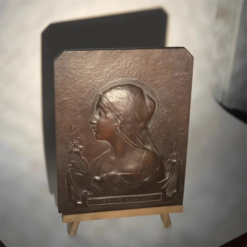 French Medieval Lily Maiden Relief Sculpture  Decor Statue for Living Room, Desk & Home Art Aesthetic Decor Luxurious Ornaments