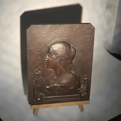 French Medieval Lily Maiden Relief Sculpture  Decor Statue for Living Room, Desk & Home Art Aesthetic Decor Luxurious Ornaments