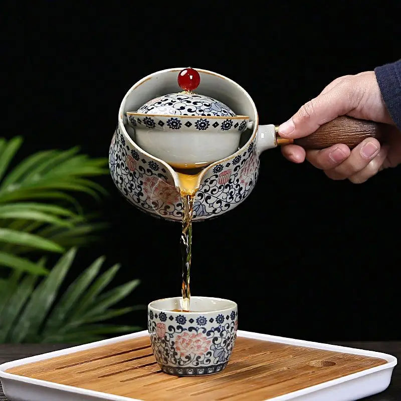 Tragbares chinesisches Gongfu-Teeset aus Porzellan, Blume, exquisites Teekannen-Set mit 360-Grad-Teekocher-Ei und Teetasse-Geschenkbeutel