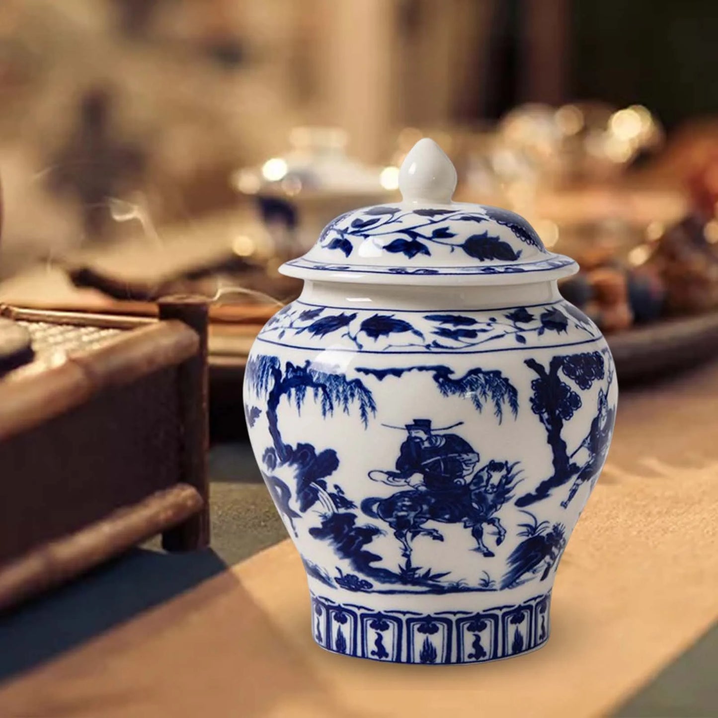 Chinese Ceramic Ginger Jar Decorative Flower Vase with Lid Blue and White Porcelain Jar for Restaurant Decor Ornament