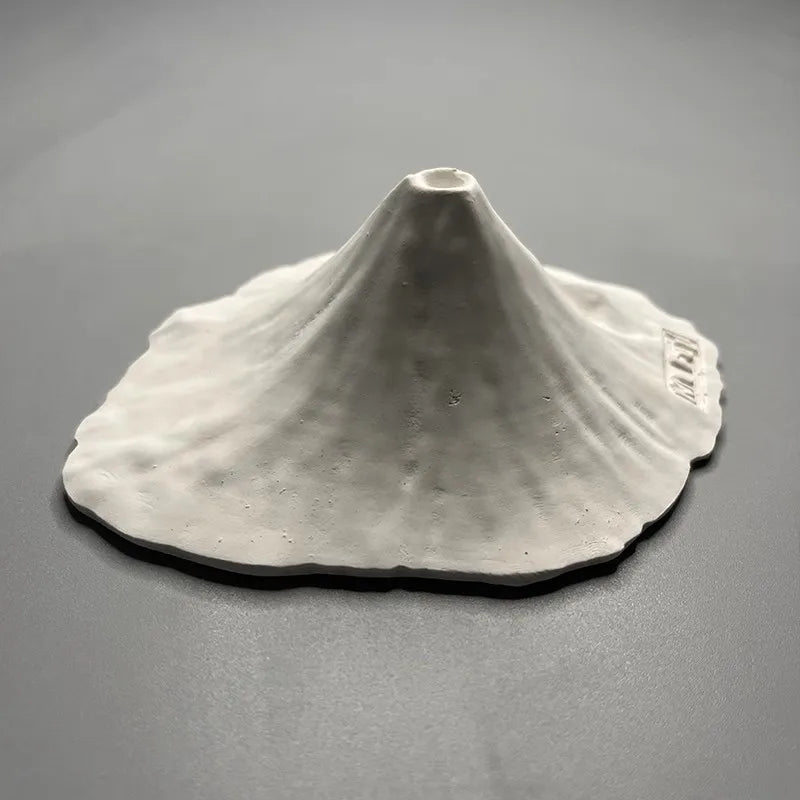 Japanese-Style Minimalist Modern Sculpture of Mount Fuji Creative Desktop Art Miniature Ornaments Birthday Gifts Art Statue