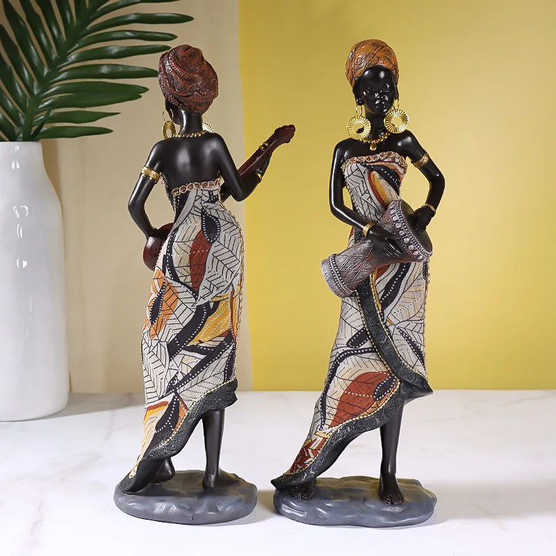 Kunsthandwerk mit afrikanischen Charakteren, Kunstskulpturen schwarzer Frauen, Weinschränke, Einrichtungsgegenstände, Dekorationen für Musikbars