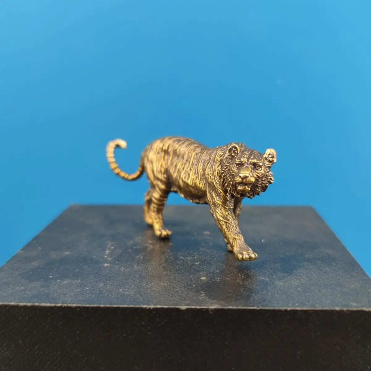 Miniature Brass Tiger Ornament Creative Animal Ornament Crafts Art Desktop Statues Modern Home Decor Item