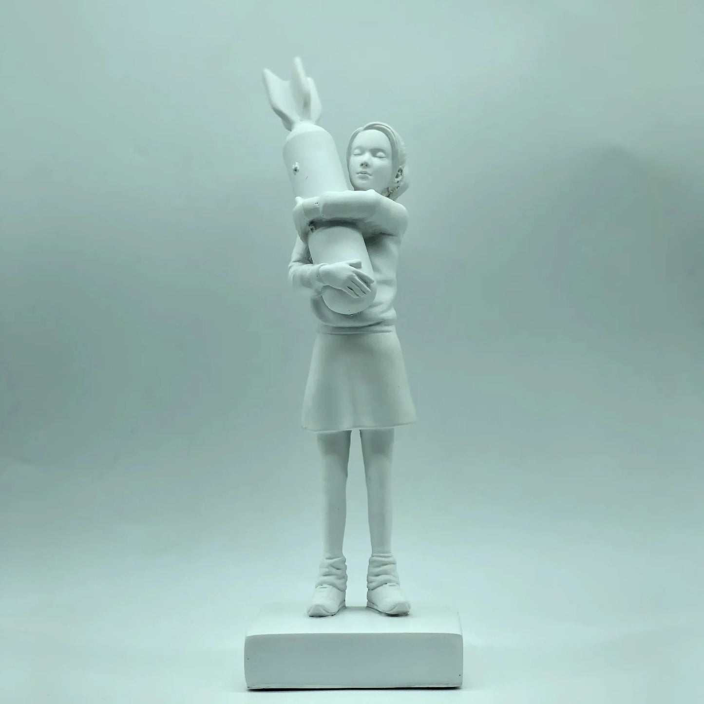 Statue de fille en résine personnalisée, bombe à câliner, décoration de maison, Banksy, Sculpture de bureau nordique, Figurines de décoration de salon, cadeau, nouvelle collection