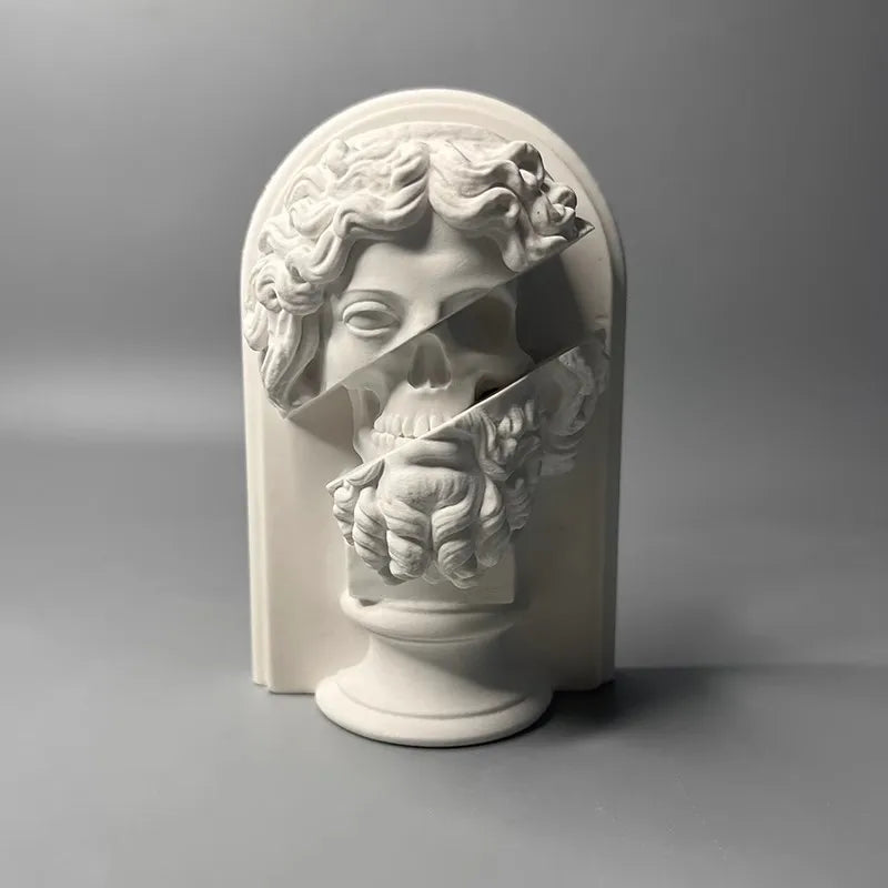 European Creativity of Retro Roman Mythology Gypsum Zeus Sculpture Home Living Room Gypsum Ornaments Desktop Decor Statue Gifts