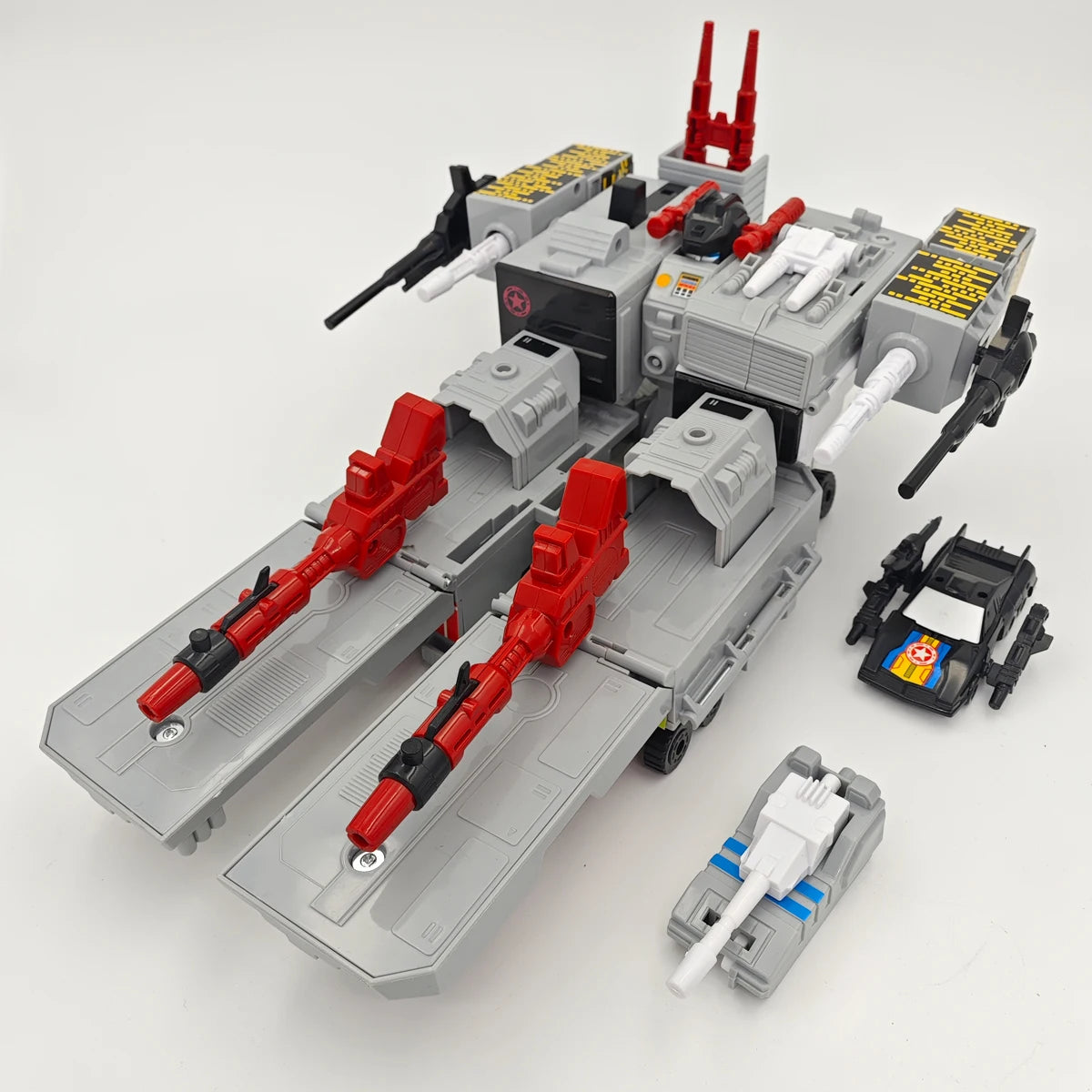 Transformation G1 3 Change Base Metroplex Fighters KO KT Ver Action Figure