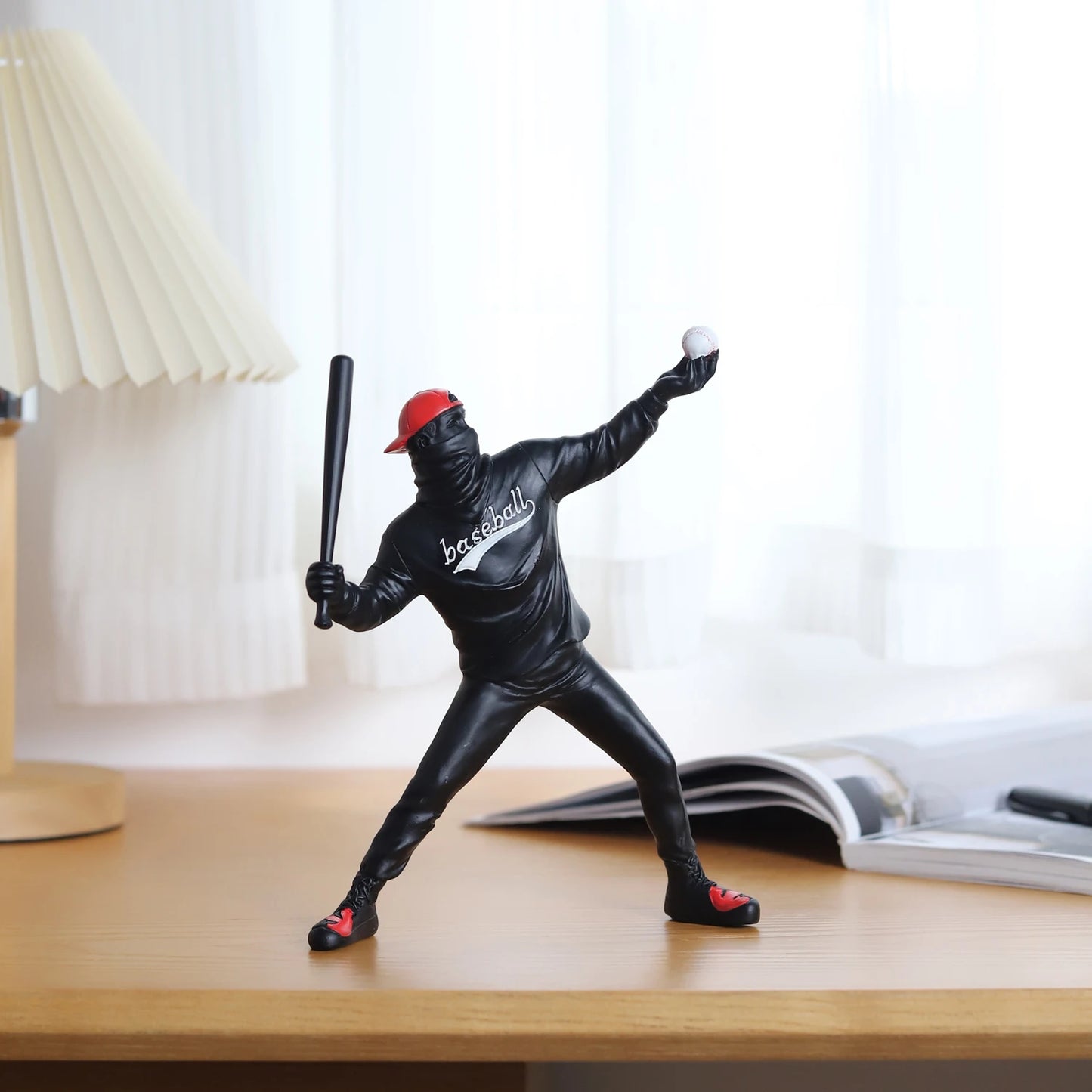Statue de baseball Banksy en résine d'art moderne, accessoires de décoration, ornements à collectionner, art décoratif pour le bureau et la maison
