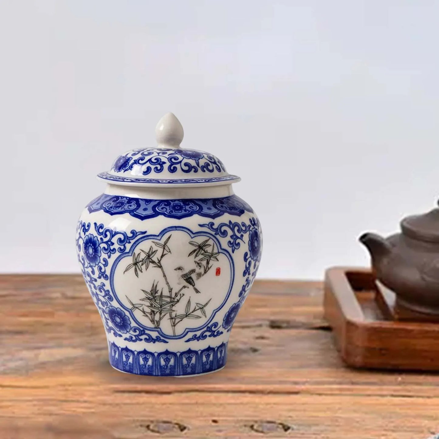 Chinese Ceramic Ginger Jar Decorative Flower Vase with Lid Blue and White Porcelain Jar for Restaurant Decor Ornament