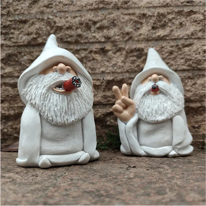 Funny Smoking Dwarf Garden Sculpture Ornaments Scornful Wizard Gnome Statue Indoor Outdoor Figurine Gift Home Yard Decoration