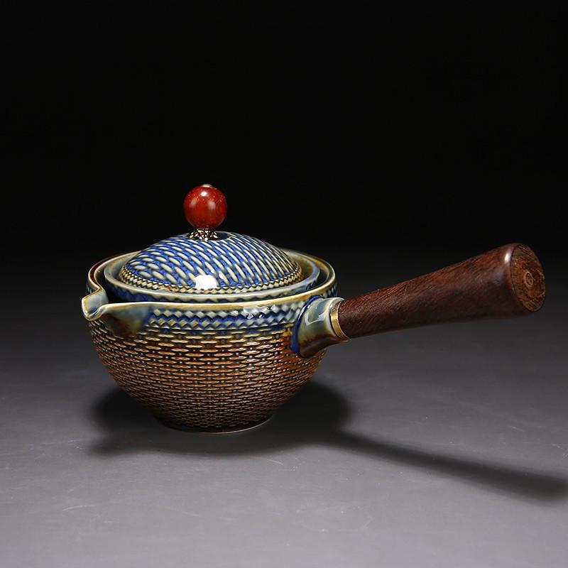 Japonská keramická konvice jemně natřena ručně